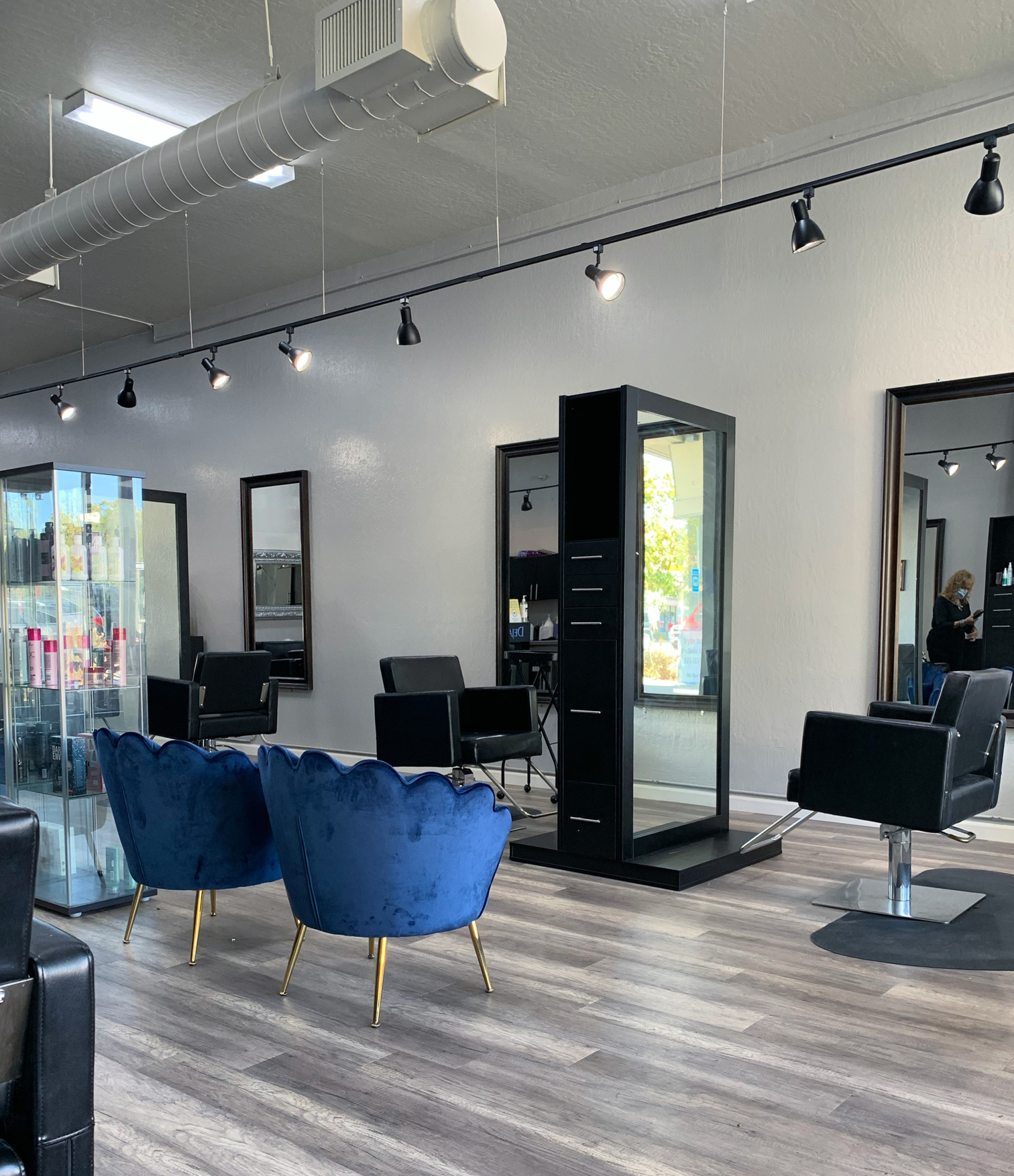 Deja Blue Salon