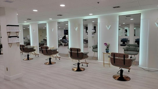 Royalty Salon Pasadena